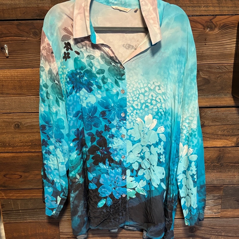 Soft Surroundings Blue Floral Button-Down Shirt